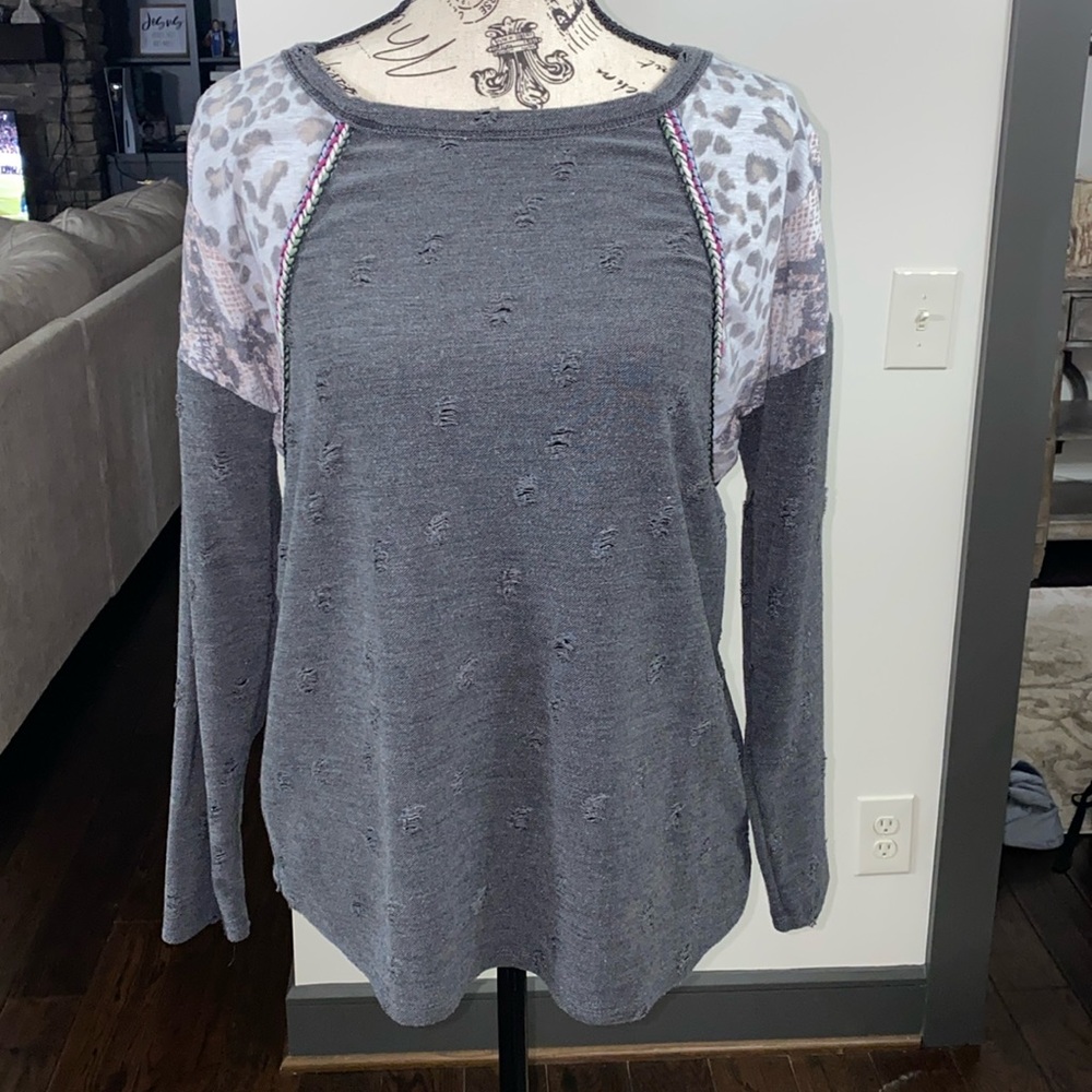 Boutique Top w/shreaded spots, leopard & snake skin pattern